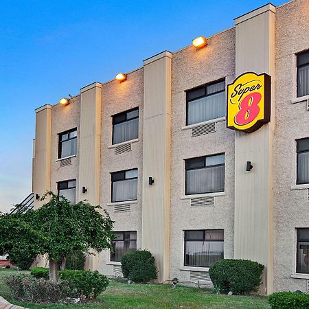 Super 8 By Wyndham Jamaica North Conduit Hotel New York Bagian luar foto