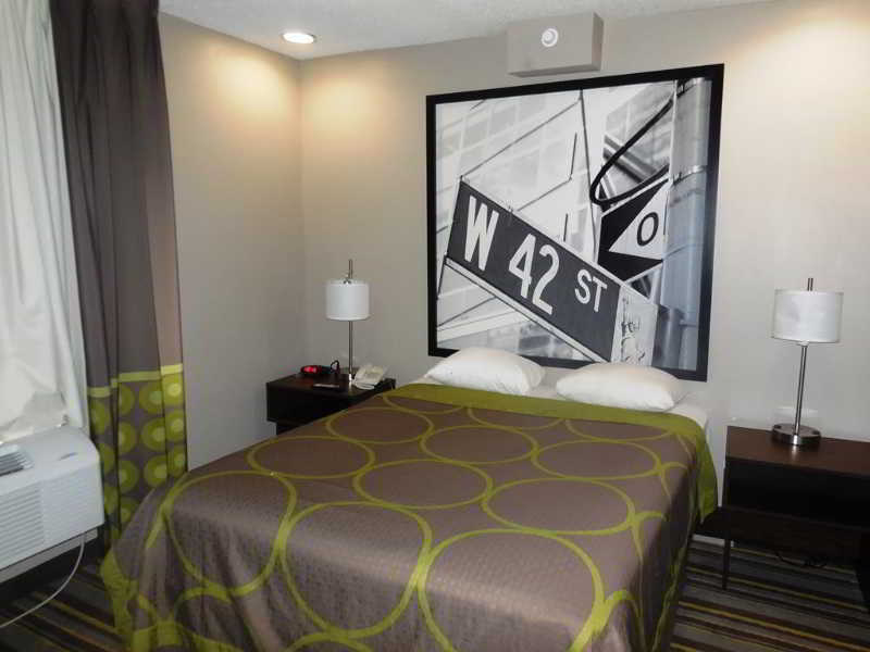 Super 8 By Wyndham Jamaica North Conduit Hotel New York Bagian luar foto
