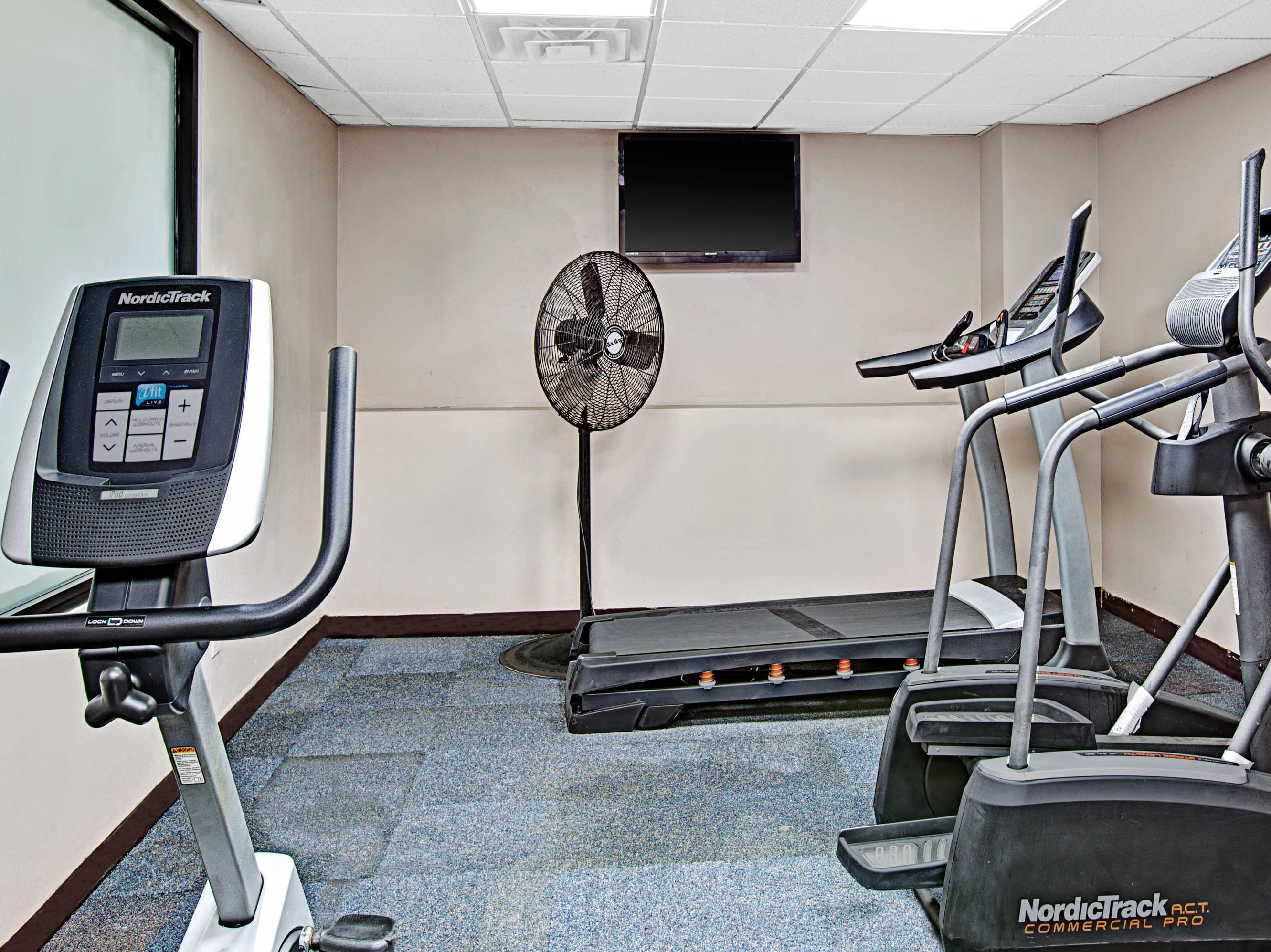 Super 8 By Wyndham Jamaica North Conduit Hotel New York Bagian luar foto