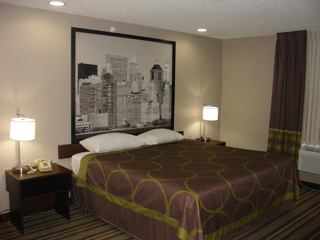 Super 8 By Wyndham Jamaica North Conduit Hotel New York Ruang foto