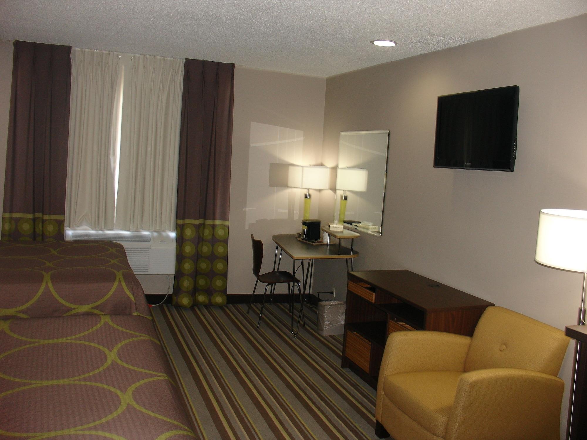 Super 8 By Wyndham Jamaica North Conduit Hotel New York Bagian luar foto