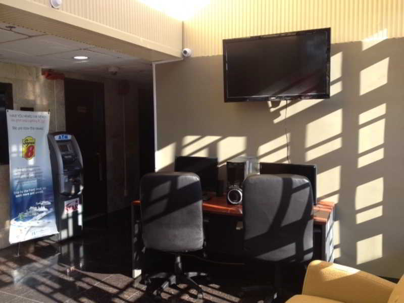 Super 8 By Wyndham Jamaica North Conduit Hotel New York Bagian luar foto
